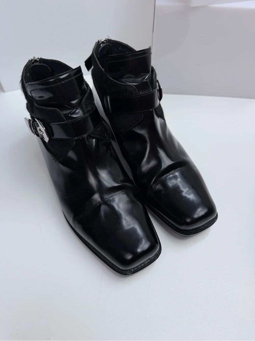 Stuart Weitzman Size 9 Negev Jet Mirror Booties Zip Back